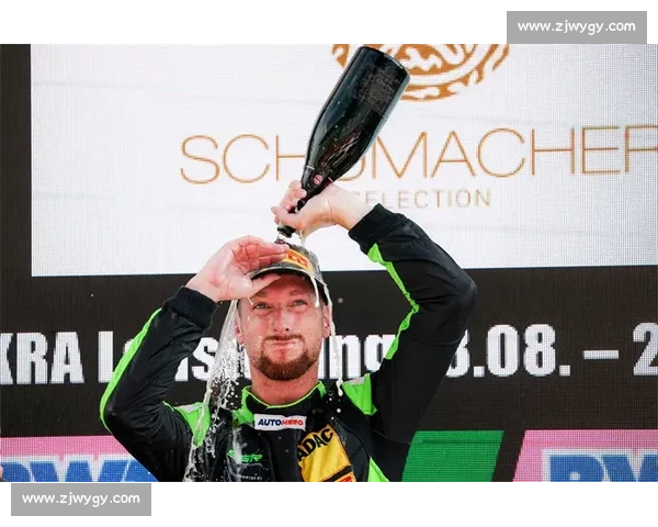 梅尔滕斯斯海尔托亨博斯封后，首夺草地冠军 + 生涯第 10 冠里程碑