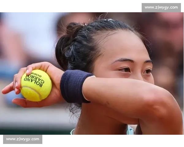 温网直击：郑钦文激战三盘憾负西尼亚科娃 高清大图速递